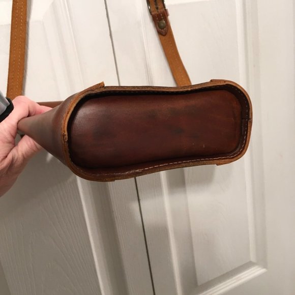 Eddie Bauer Vintage Leather Unisex Crossbody Bucket Bag - Picture 4 of 10